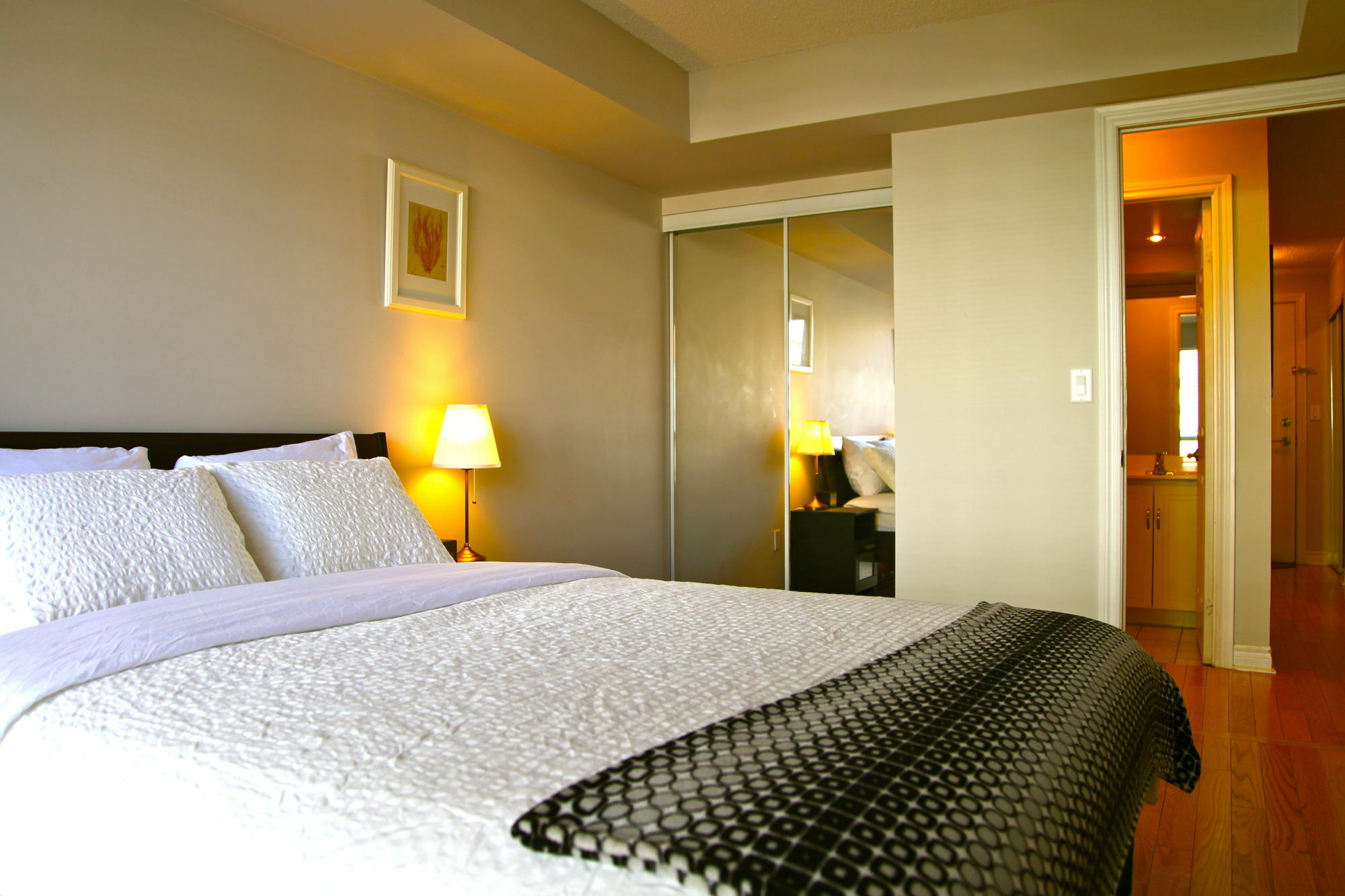 טורונטו Red Maple Suites - Icon מראה חיצוני תמונה